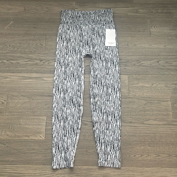 Athleta |  Black & White Flurry Elemental Base Layer Tights Pants Size Medium - Picture 2 of 13